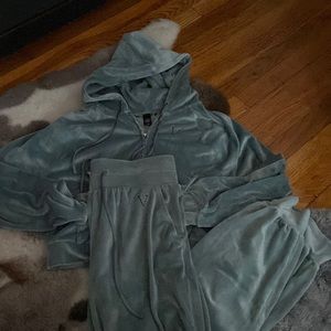 VS VELVET JUMPSUIT SET